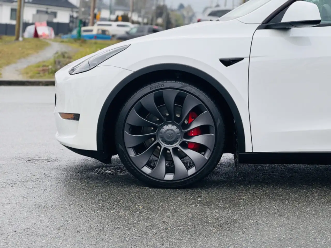 Tesla Model Y photo Tesla Model Y