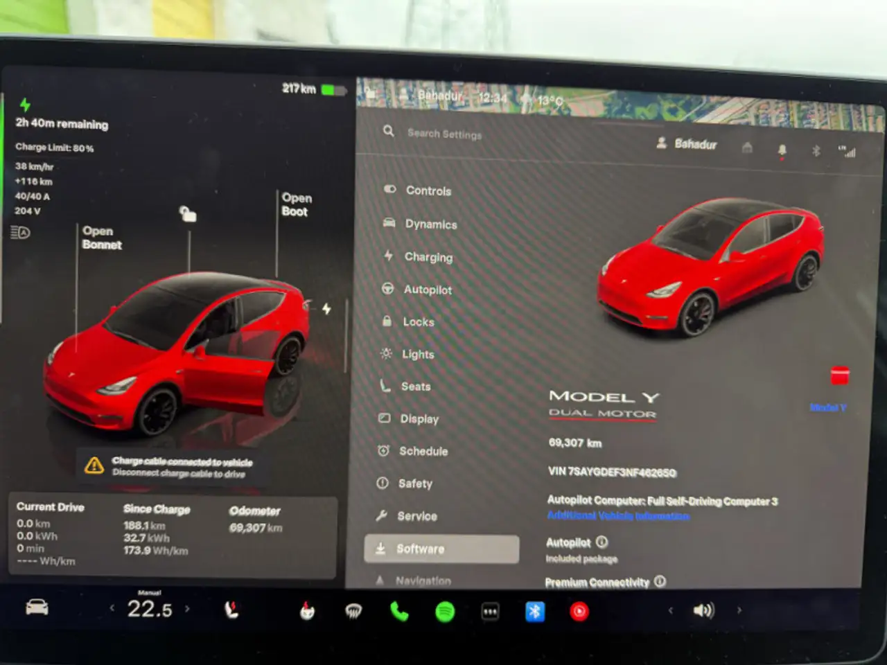 Tesla Model Y photo Tesla Model Y