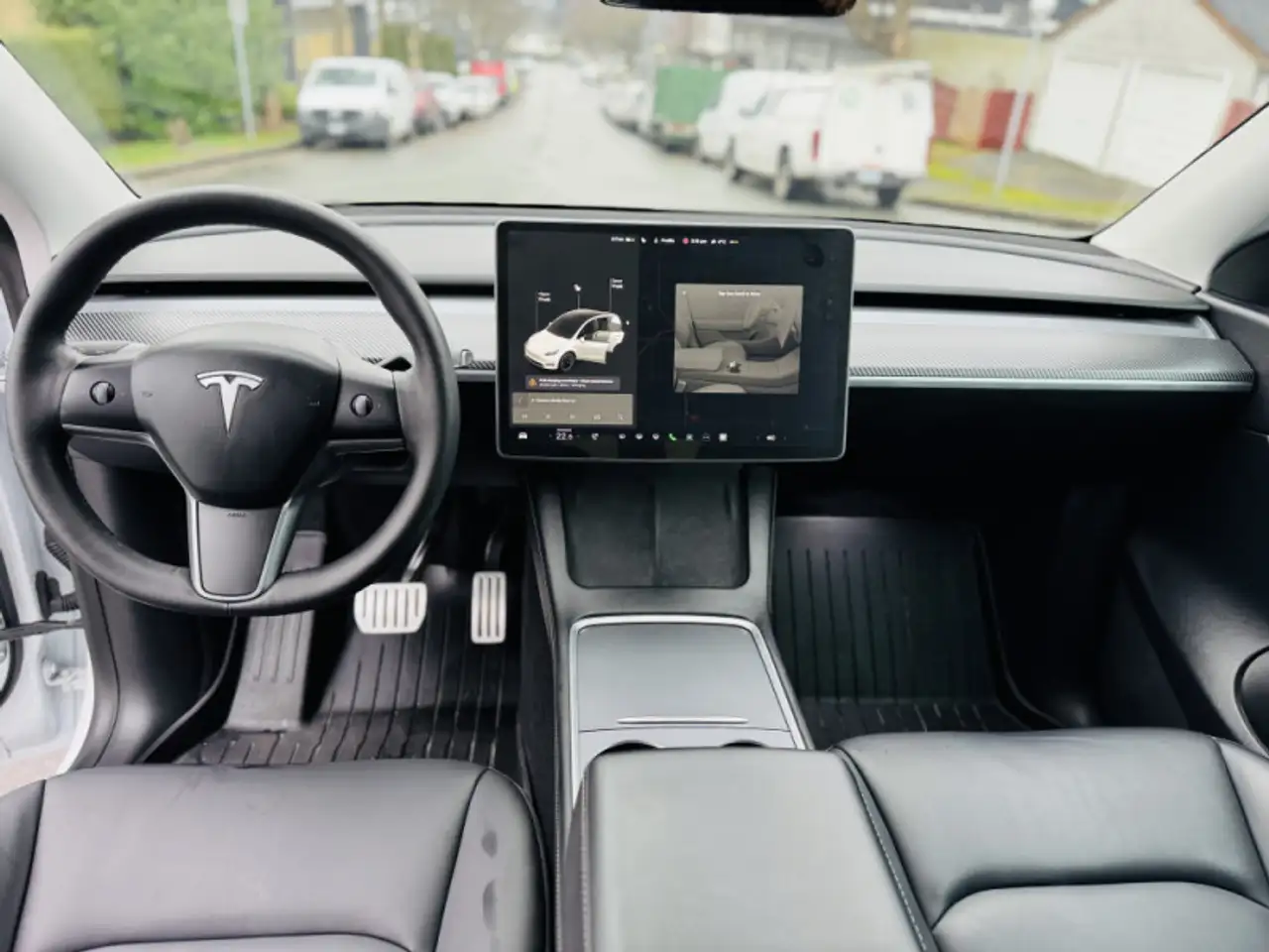 Tesla Model Y photo Tesla Model Y