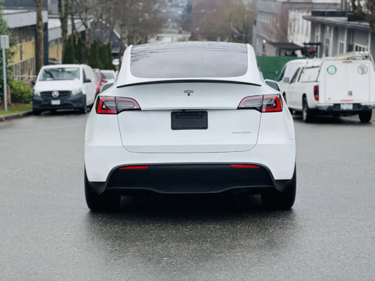 Tesla Model Y photo Tesla Model Y