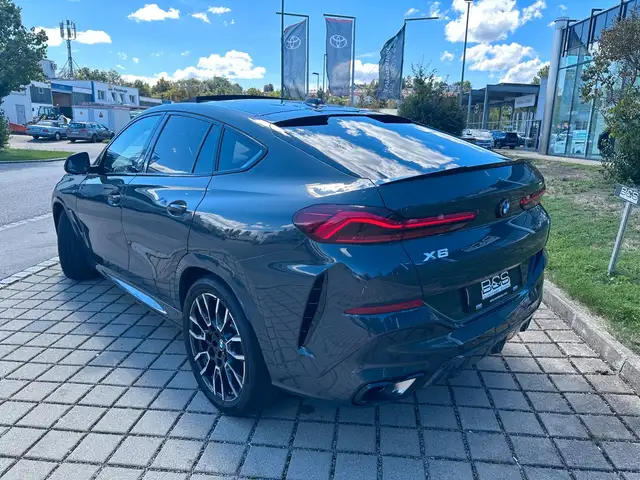 BMW X6 view 5