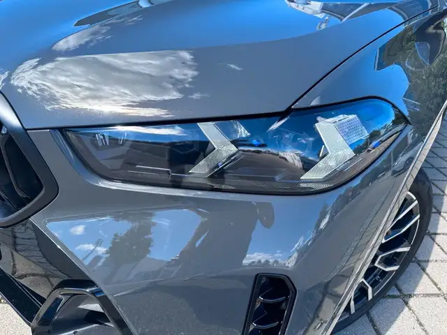 BMW X6 view 9