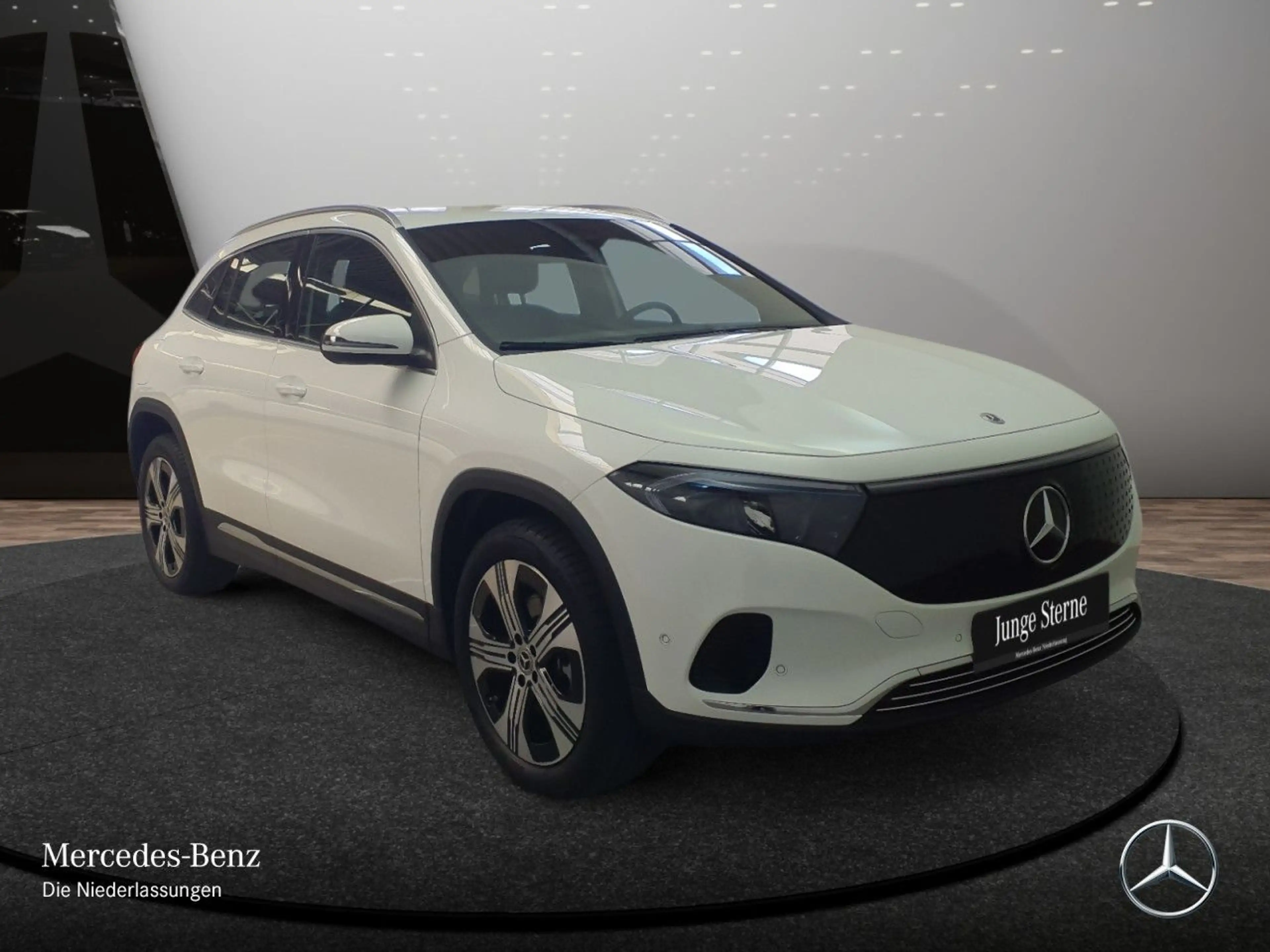 Mercedes-Benz EQA 300 4M PROG+ADVANCED+AHK+KAMERA+SPUR — photo 5