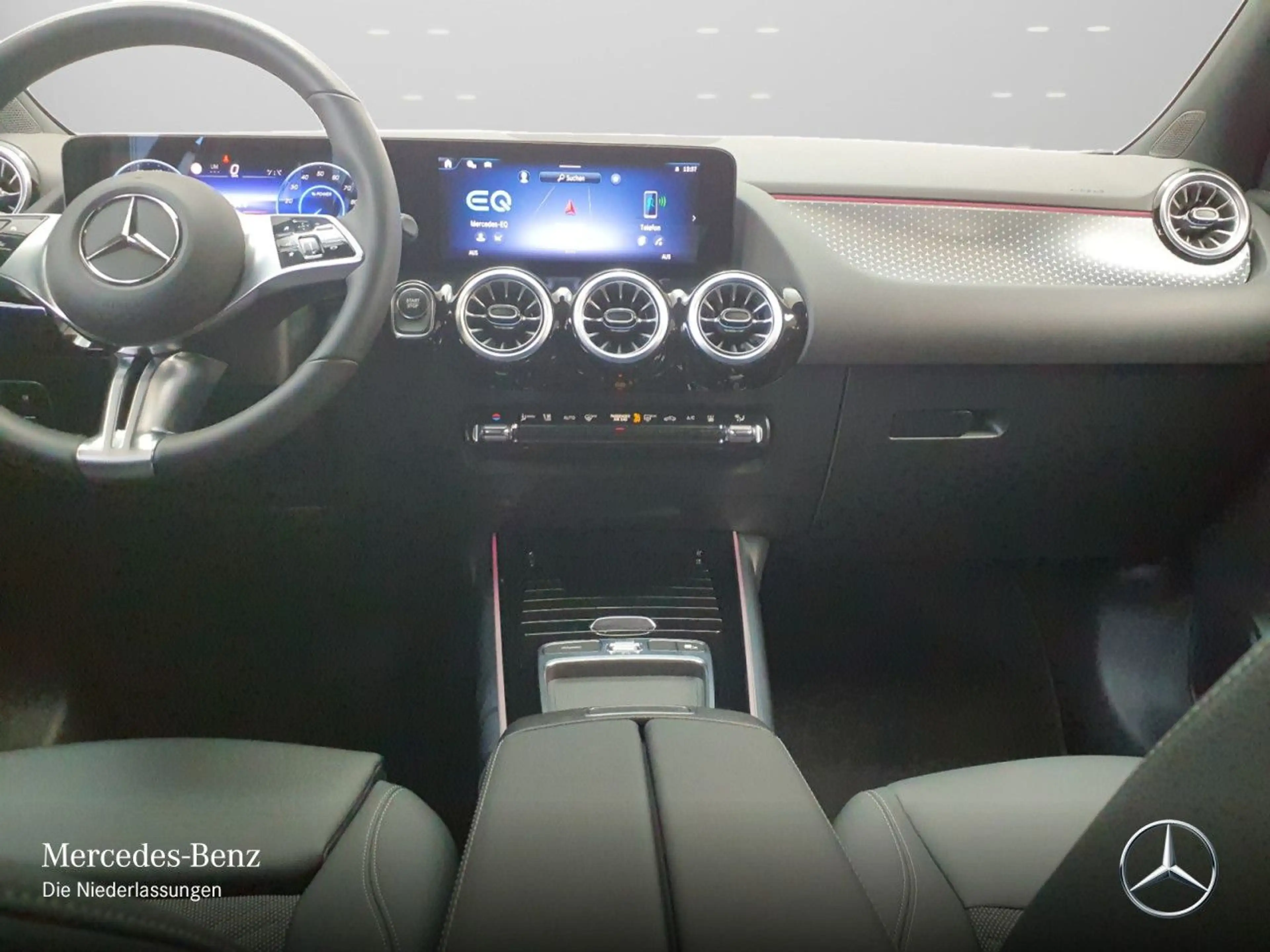 Mercedes-Benz EQA 300 4M PROG+ADVANCED+AHK+KAMERA+SPUR — photo 15