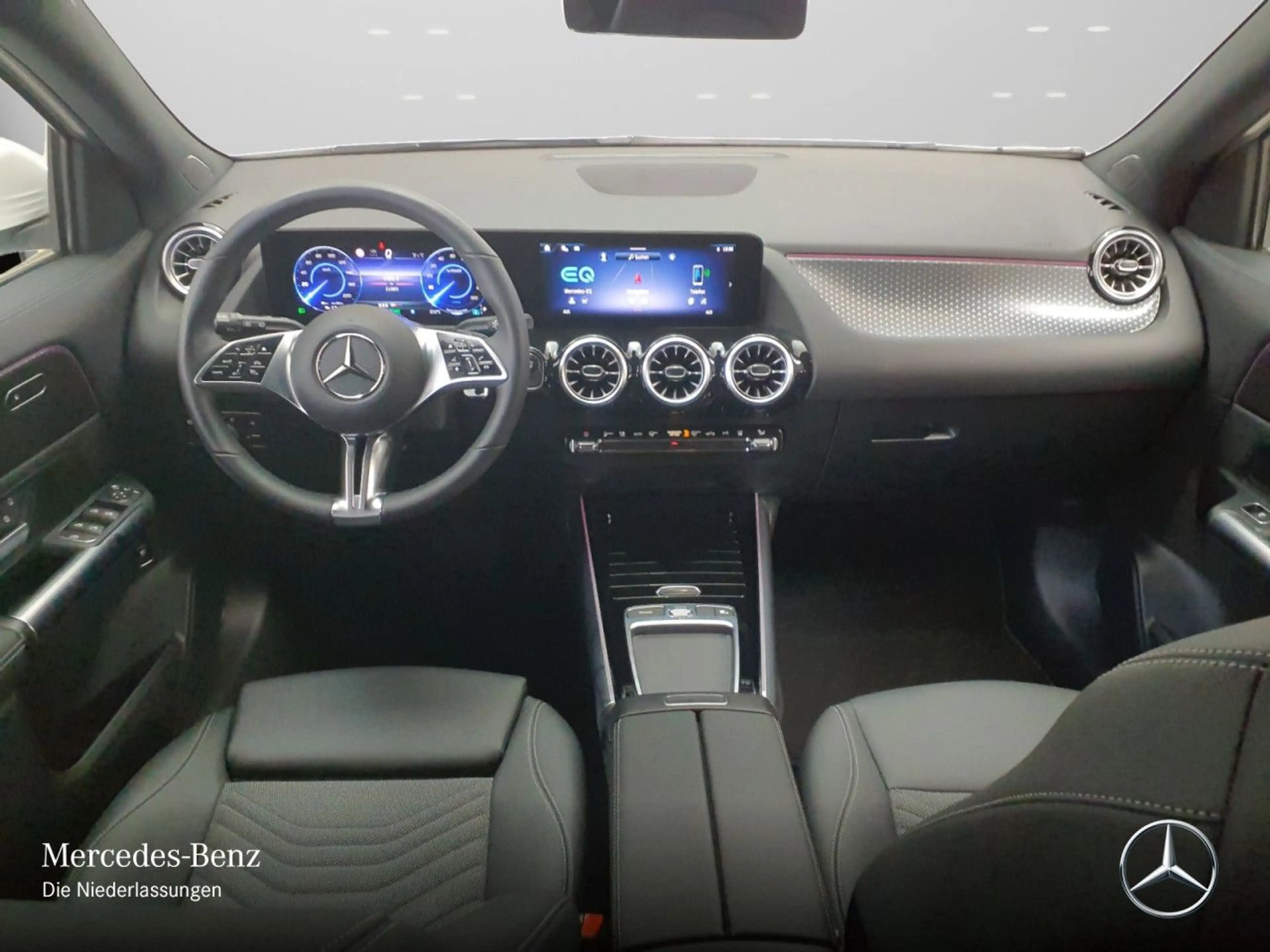 Mercedes-Benz EQA 300 4M PROG+ADVANCED+AHK+KAMERA+SPUR — photo 13