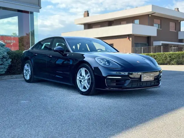Porsche Panamera view 3