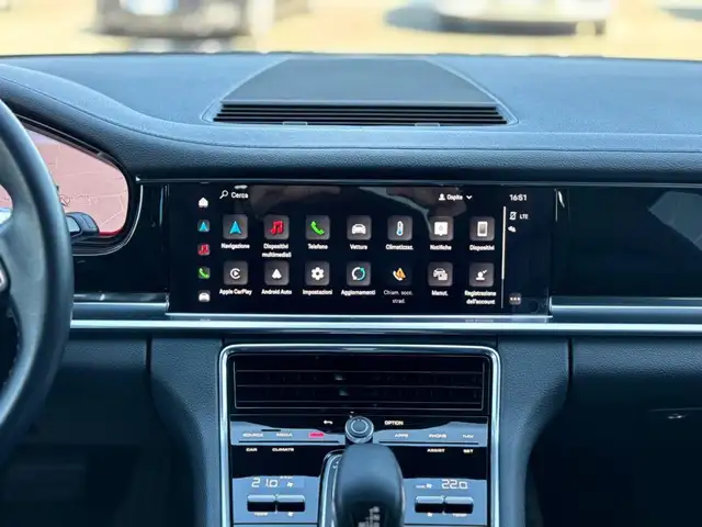 Porsche Panamera view 11