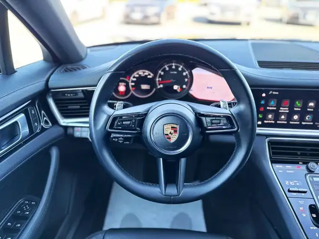Porsche Panamera view 29
