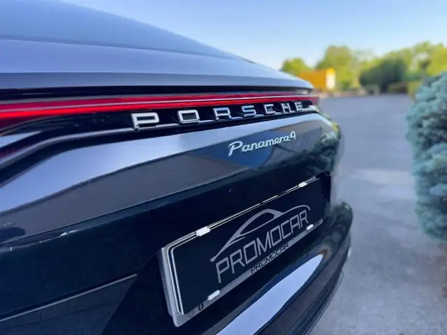 Porsche Panamera view 30