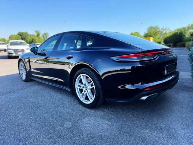 Porsche Panamera view 4