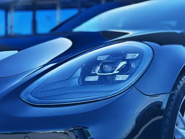 Porsche Panamera view 17