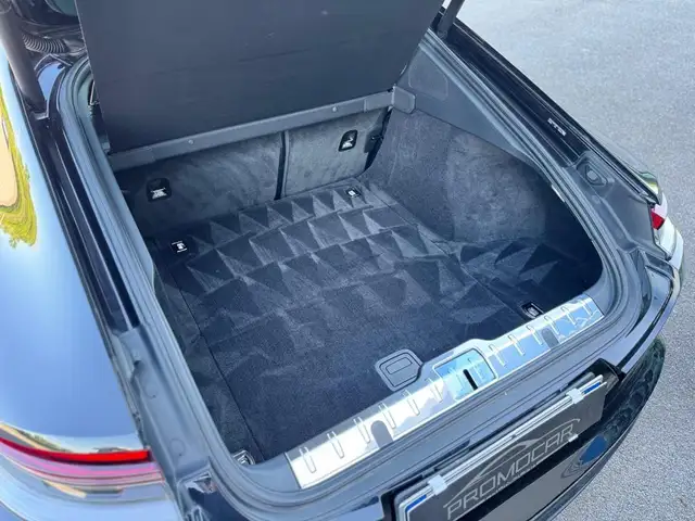 Porsche Panamera view 18