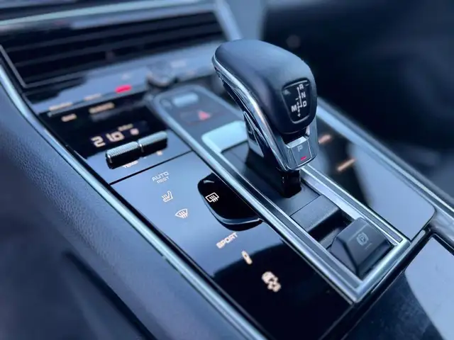 Porsche Panamera view 25