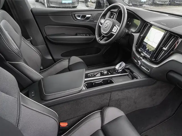 Volvo XC60 view 9