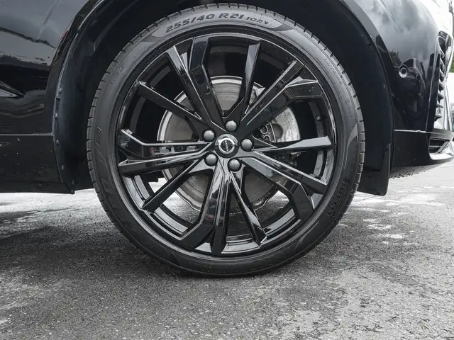 Volvo XC60 view 7