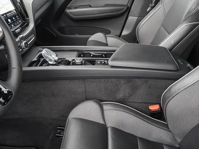 Volvo XC60 view 15