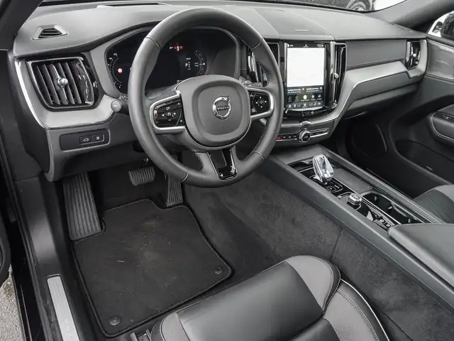 Volvo XC60 view 10