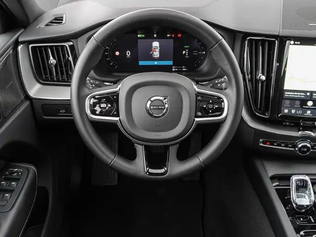 Volvo XC60 view 12