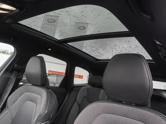 Volvo XC60 view 8