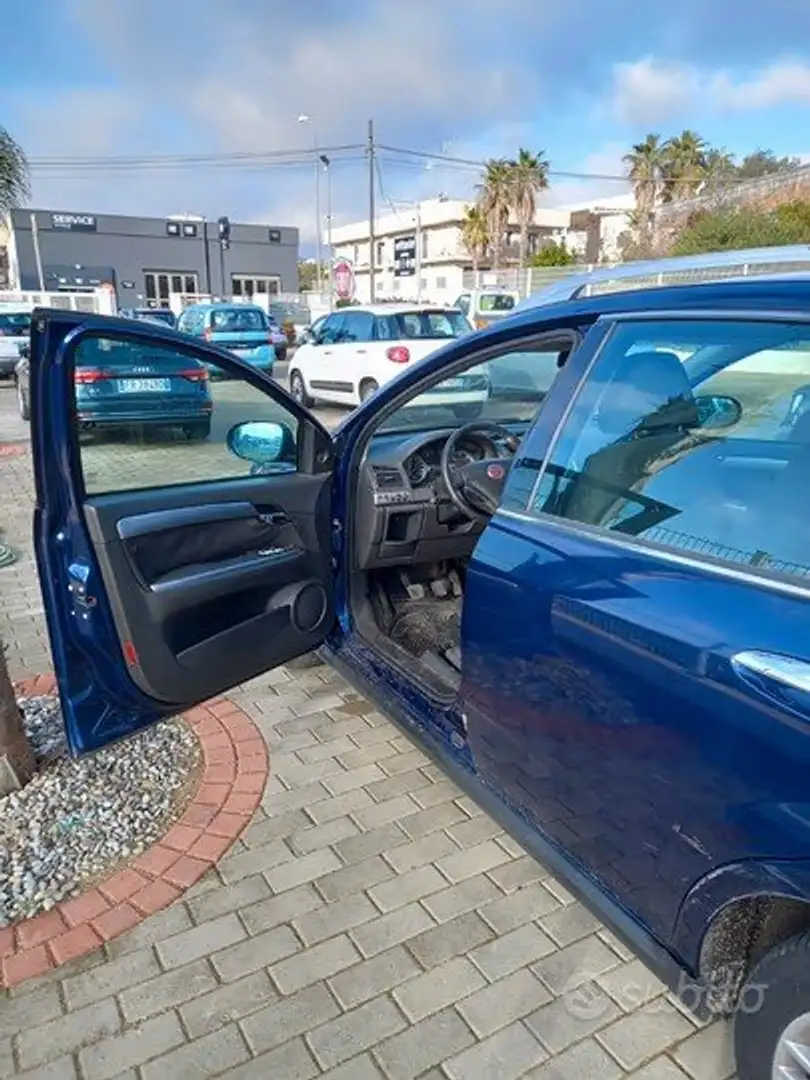 Fiat Croma 2008 emotion 120 cv diesel Modrá - 1