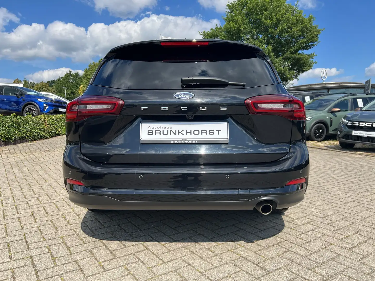 Ford Focus 1.0 EcoBoost Titanium X+Winterpaket+LED+RFK Schwarz - 2