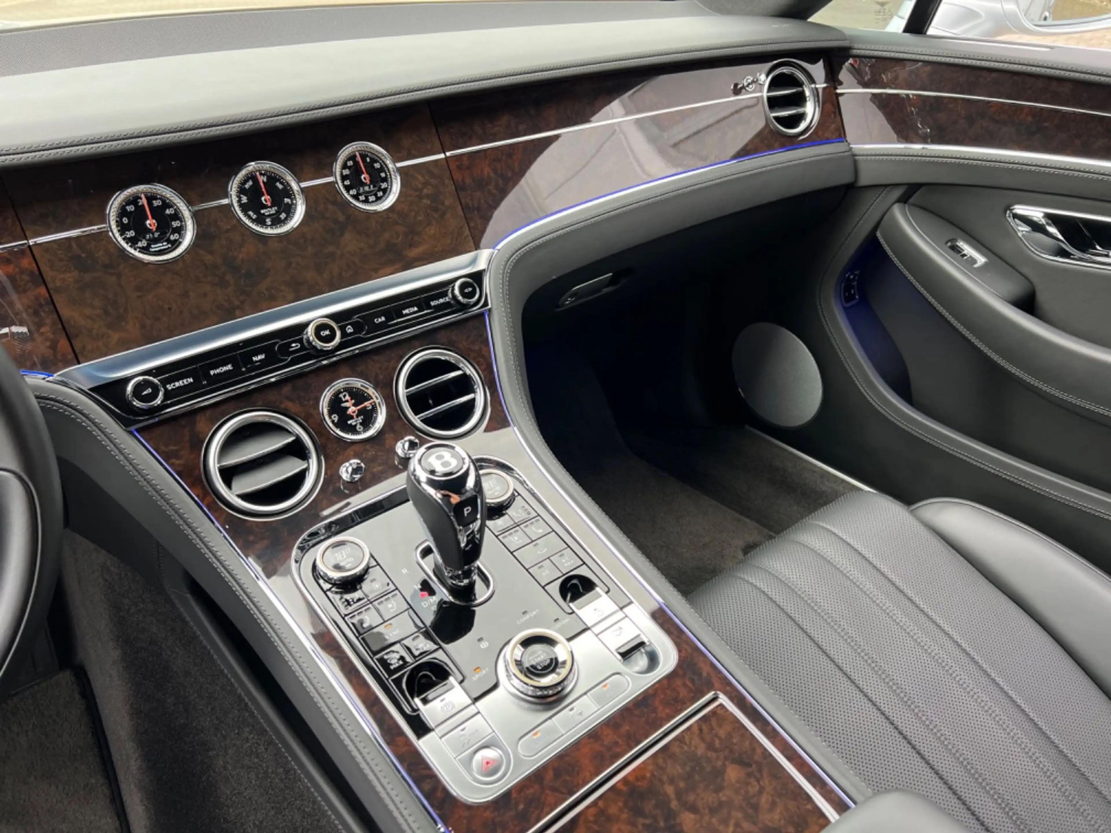 Bentley Continental GT CONTINENTAL GT 6.0 W12 COUPE, ROTATING, SITZLÜFT — photo 14