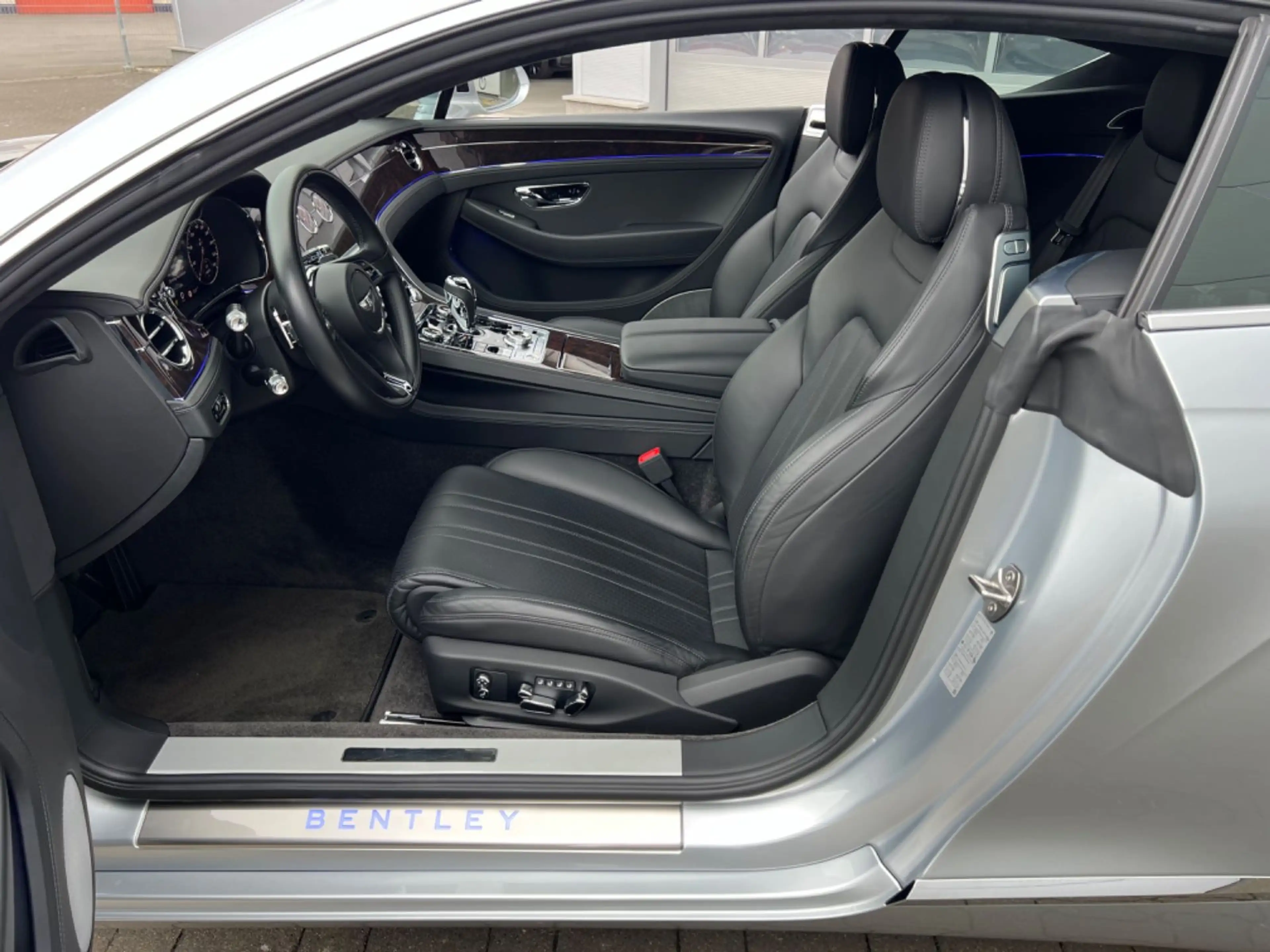 Bentley Continental GT CONTINENTAL GT 6.0 W12 COUPE, ROTATING, SITZLÜFT — photo 8