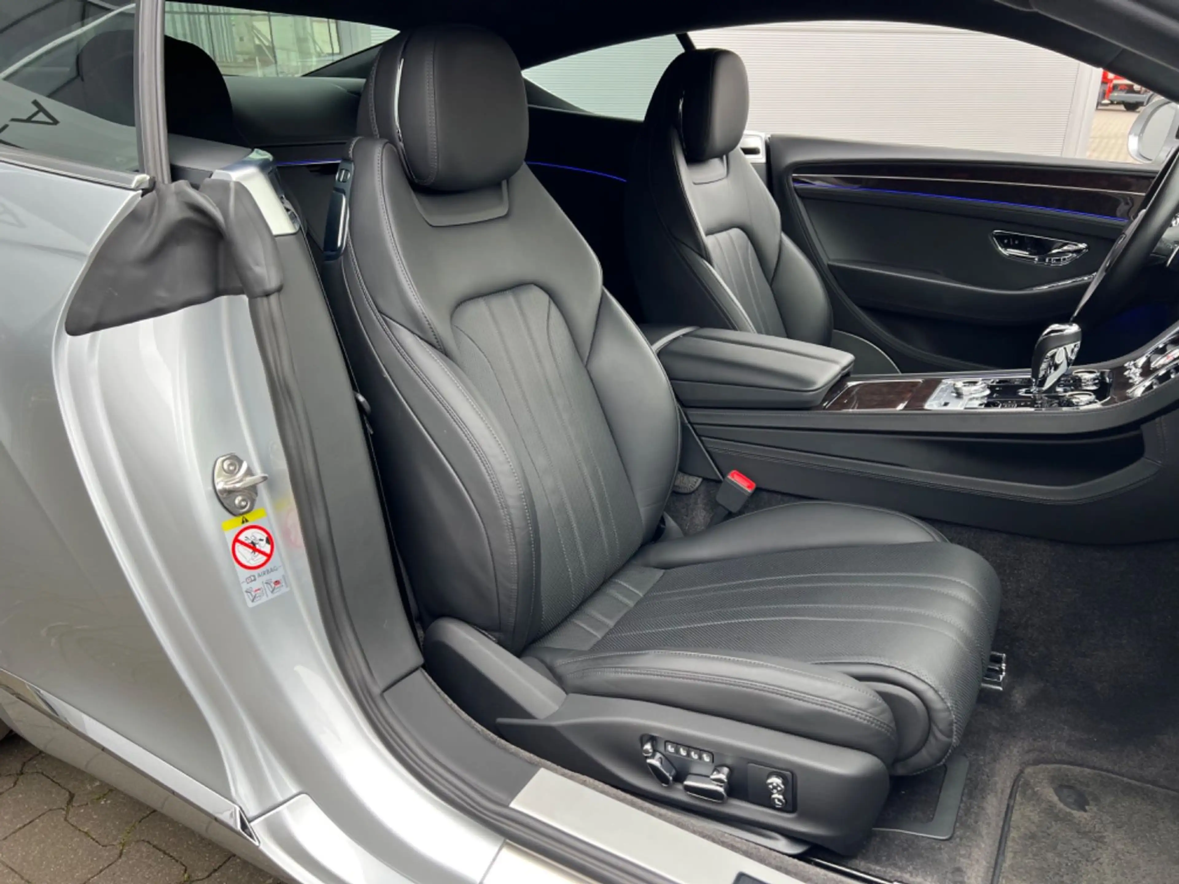 Bentley Continental GT CONTINENTAL GT 6.0 W12 COUPE, ROTATING, SITZLÜFT — photo 6