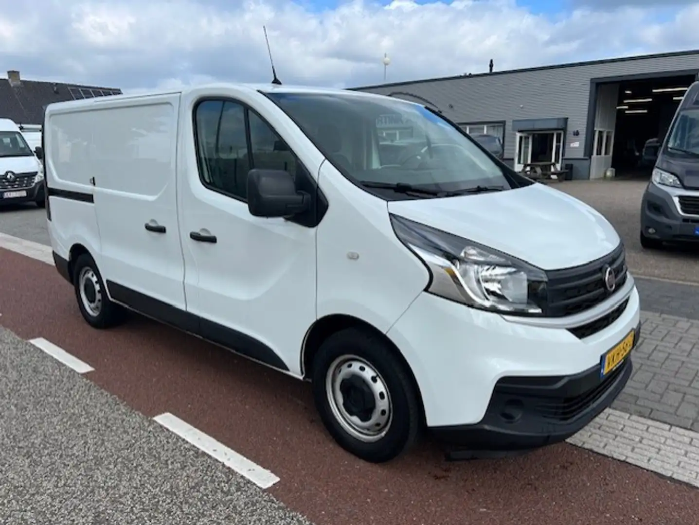 Fiat Talento 2.0 MultiJet 107KW AIRCO KLIMA NAVI EURO6 Wit - 1