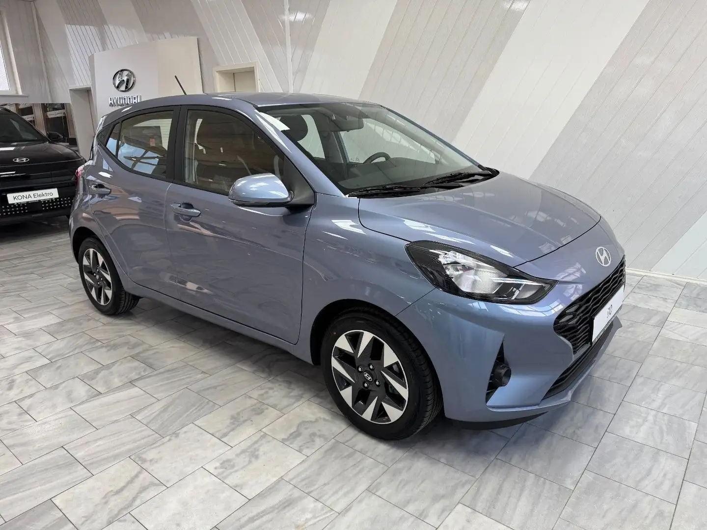 Hyundai i10 1.0 Trend Navi Carplay Kamera Garantie Blauw - 2