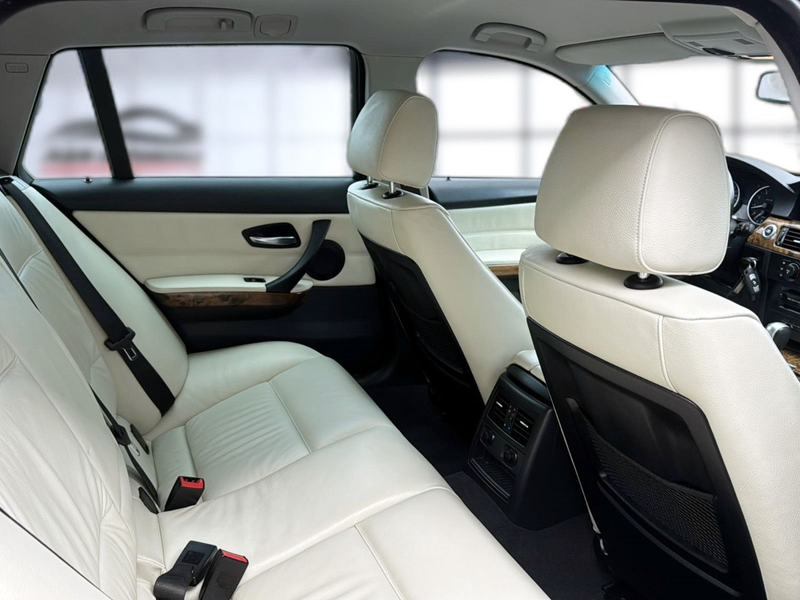 BMW 330 3 Touring 330 i+XENON+NAVI+LEDER+PDC+AHK+ALU — photo 15