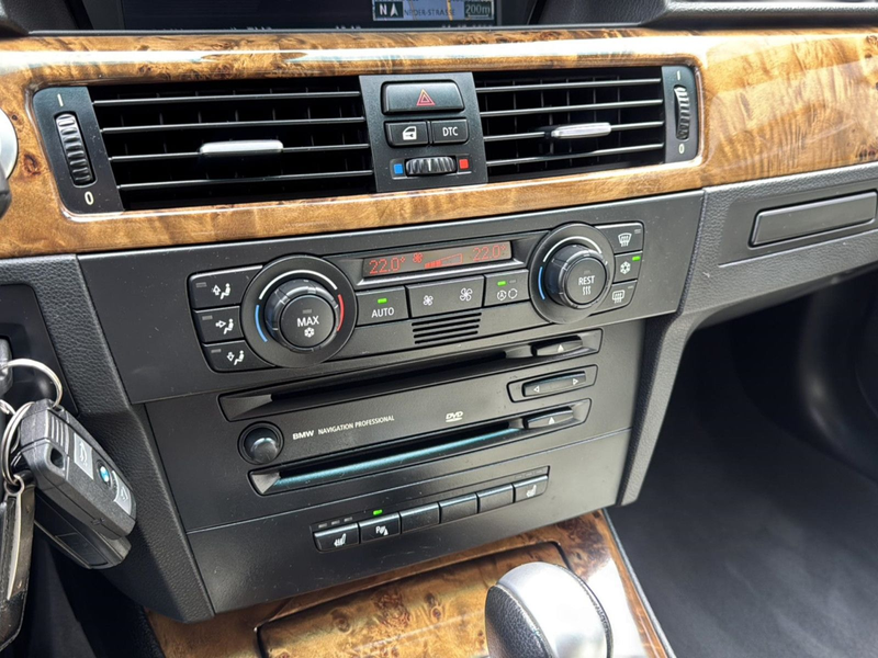 BMW 330 3 Touring 330 i+XENON+NAVI+LEDER+PDC+AHK+ALU — photo 23