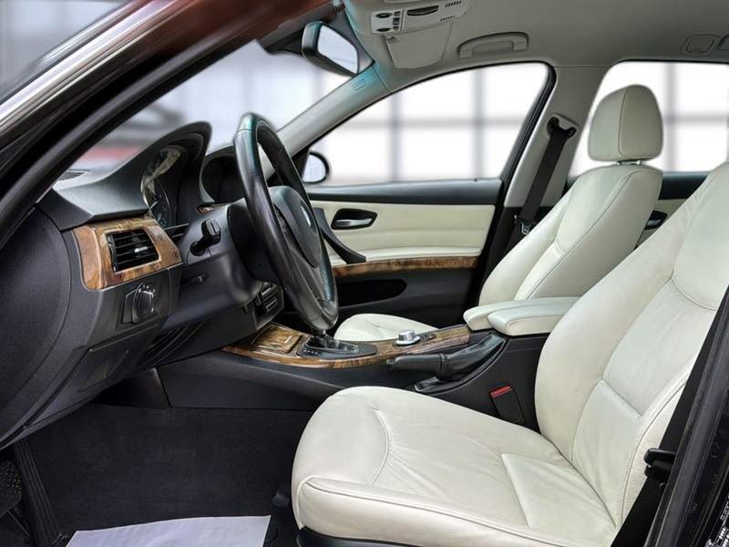 BMW 330 3 Touring 330 i+XENON+NAVI+LEDER+PDC+AHK+ALU — photo 9