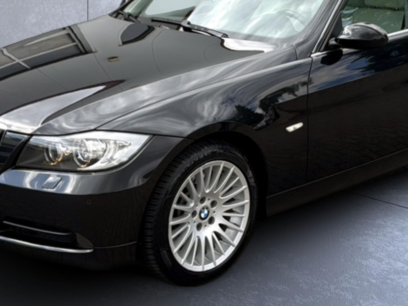 BMW 330 3 Touring 330 i+XENON+NAVI+LEDER+PDC+AHK+ALU — photo 26