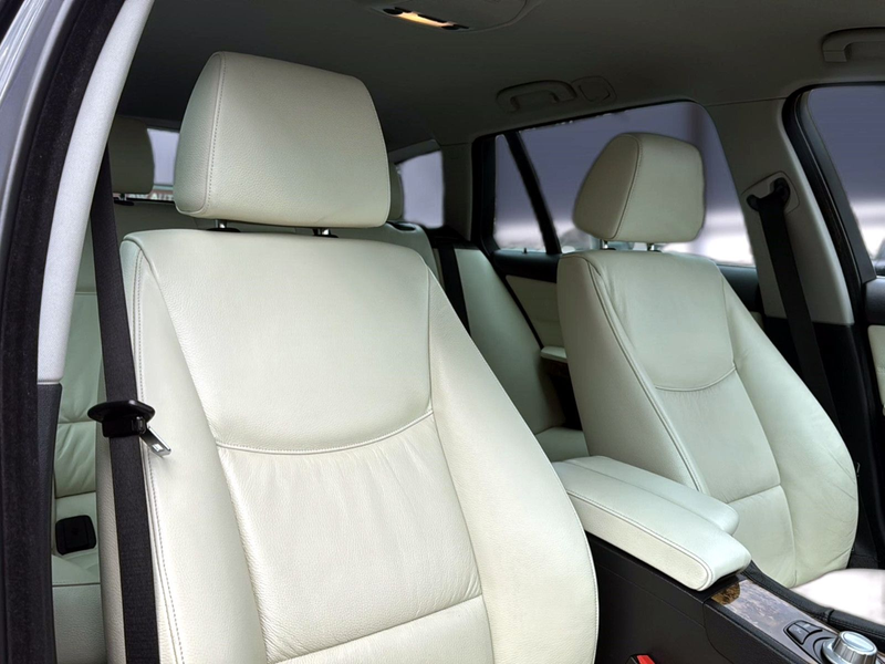 BMW 330 3 Touring 330 i+XENON+NAVI+LEDER+PDC+AHK+ALU — photo 18