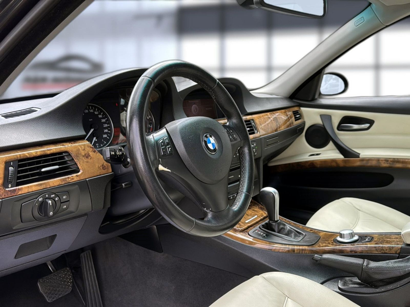 BMW 330 3 Touring 330 i+XENON+NAVI+LEDER+PDC+AHK+ALU — photo 8