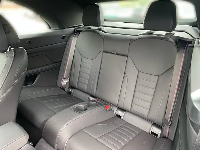 BMW 4 Series view 11