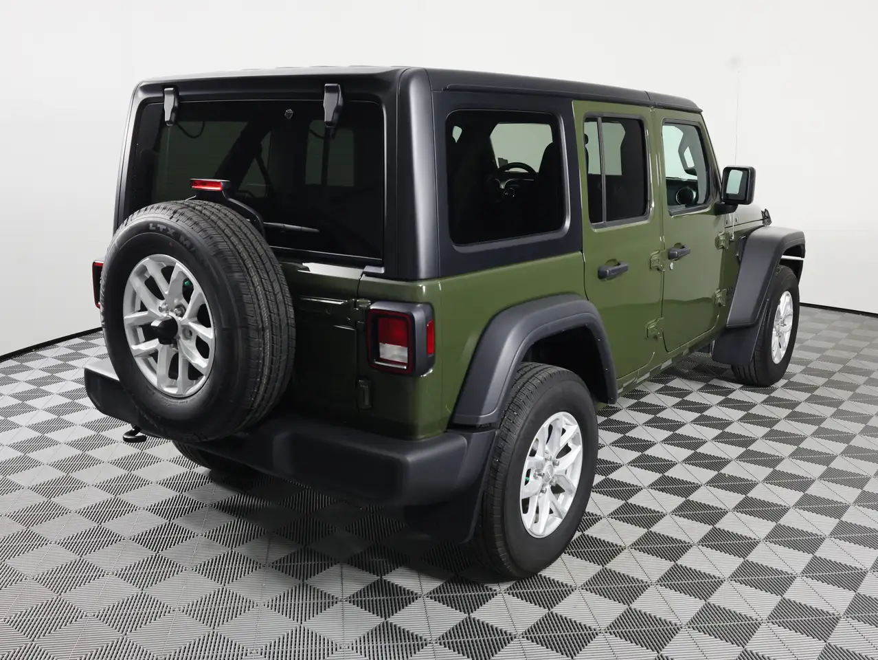 Jeep Wrangler photo Jeep Wrangler