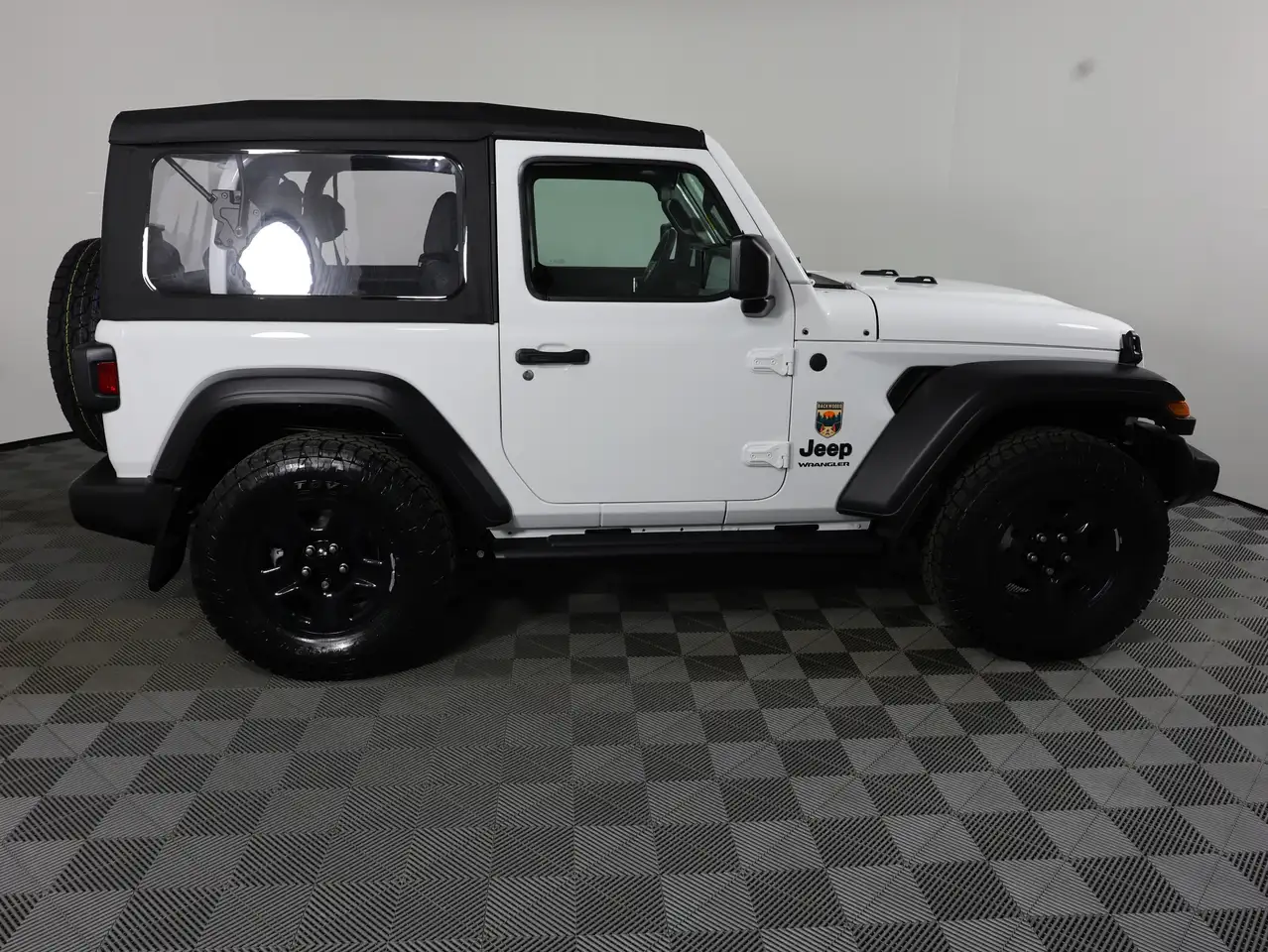 Jeep Wrangler снимка Jeep Wrangler