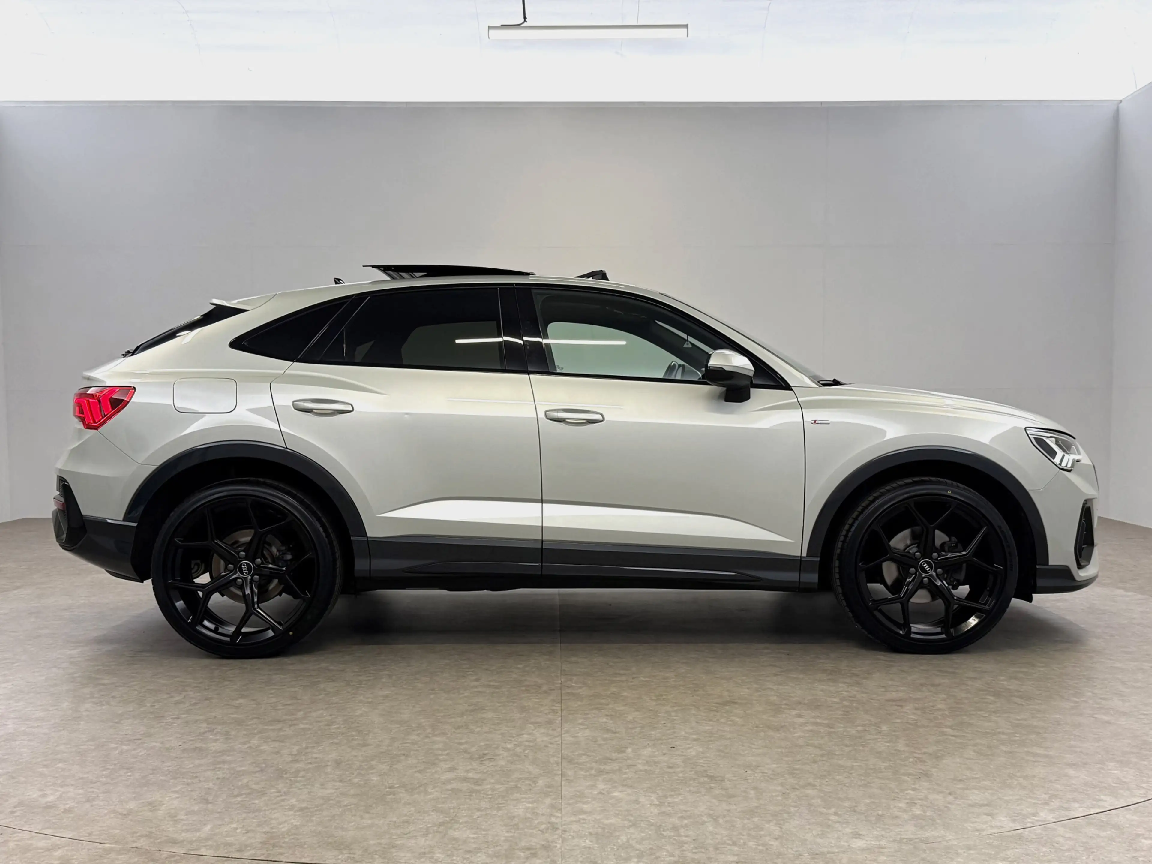 Audi Q3 Sportback 35 TFSI S-Line | Pano | Virtual | Carpla — photo 10