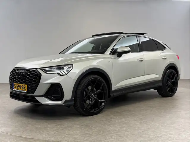 Audi Q3 view 7