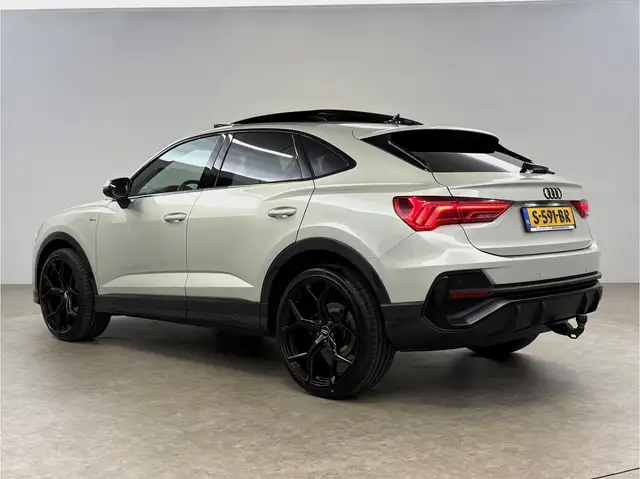 Audi Q3 view 4