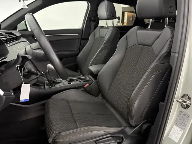 Audi Q3 view 15