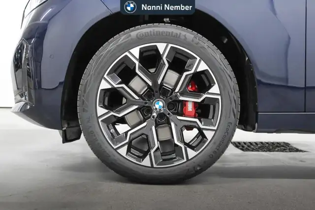 BMW X3 view 4