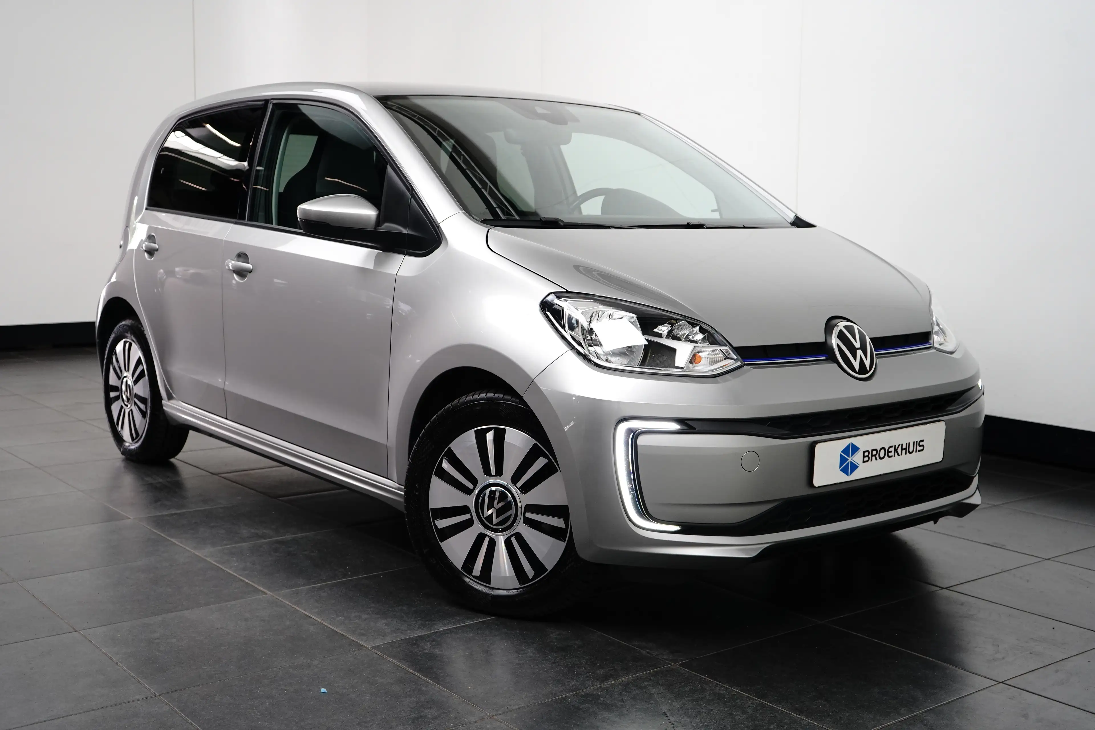 Volkswagen e-up! Style | CLIMATE + CRUISE CONTROL | CAMERA | CCS | — photo 3