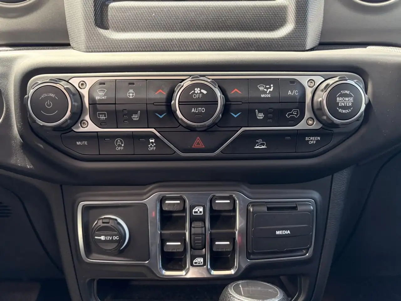 Jeep Gladiator photo Jeep Gladiator