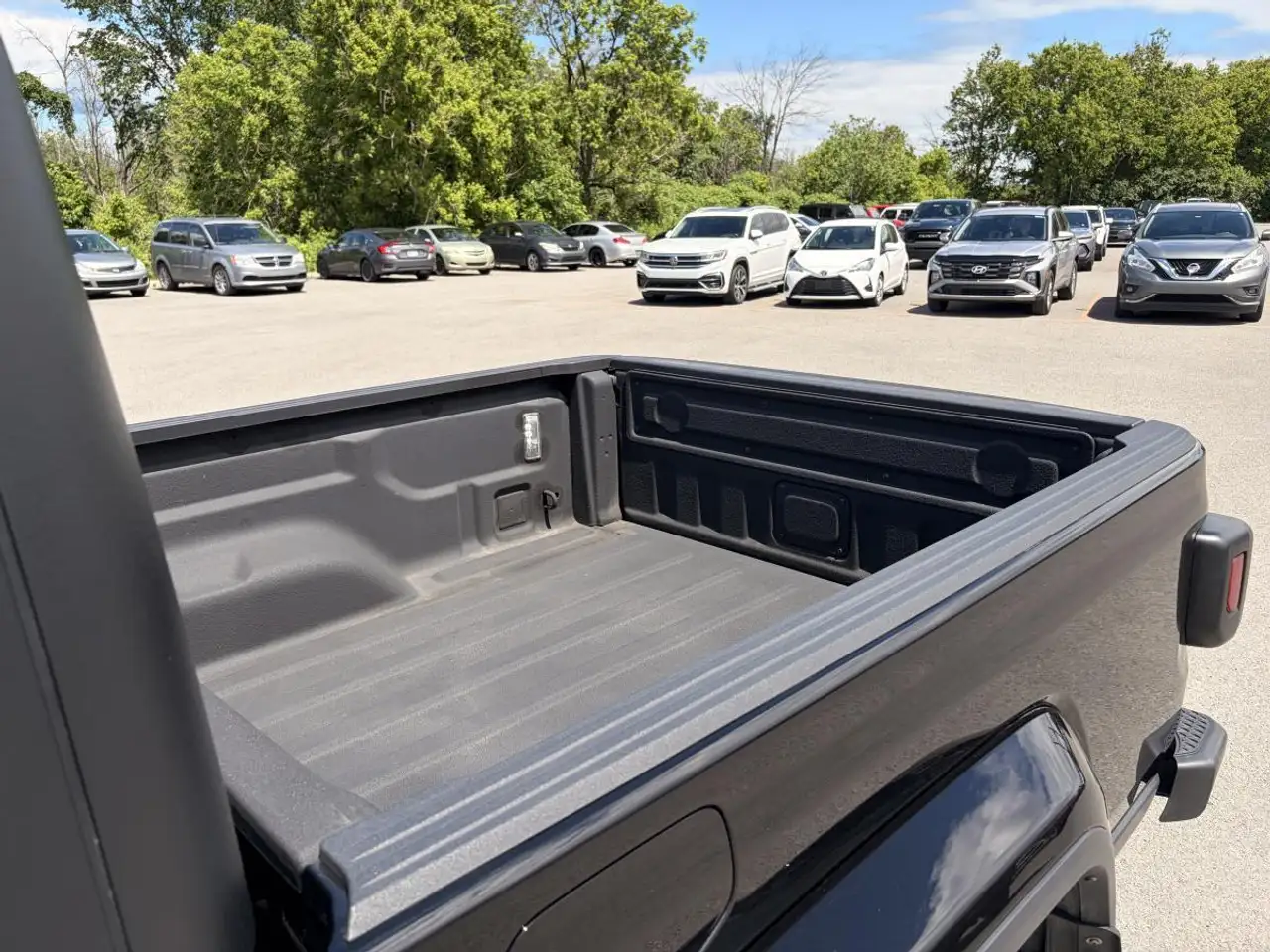 Jeep Gladiator photo Jeep Gladiator