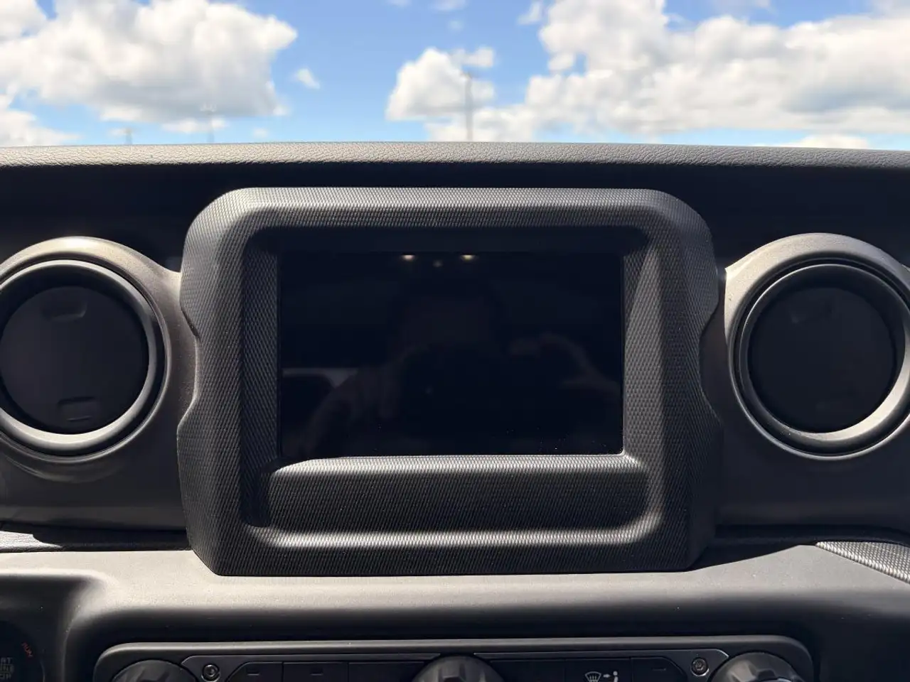 Jeep Gladiator photo Jeep Gladiator