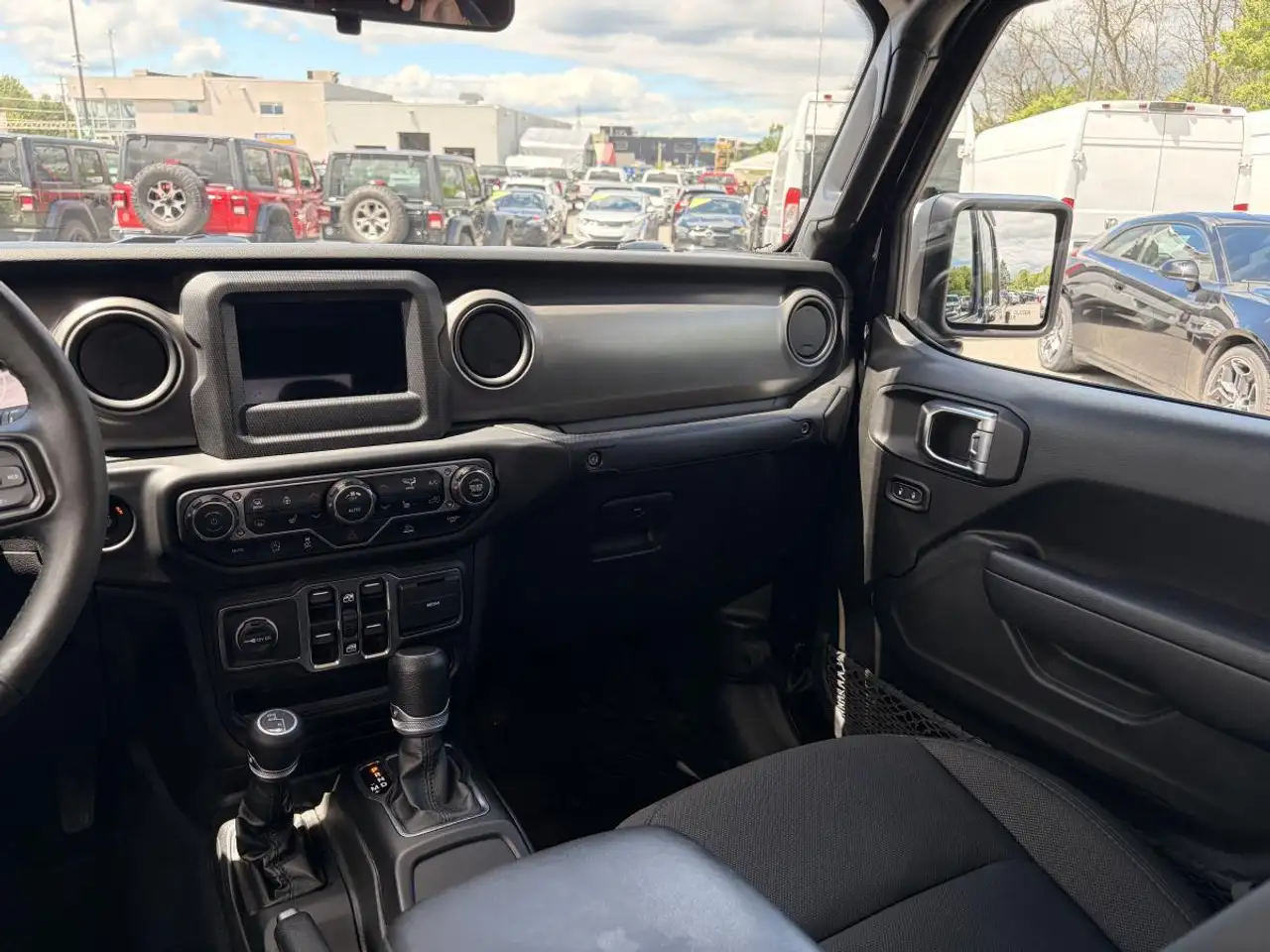 Jeep Gladiator photo Jeep Gladiator