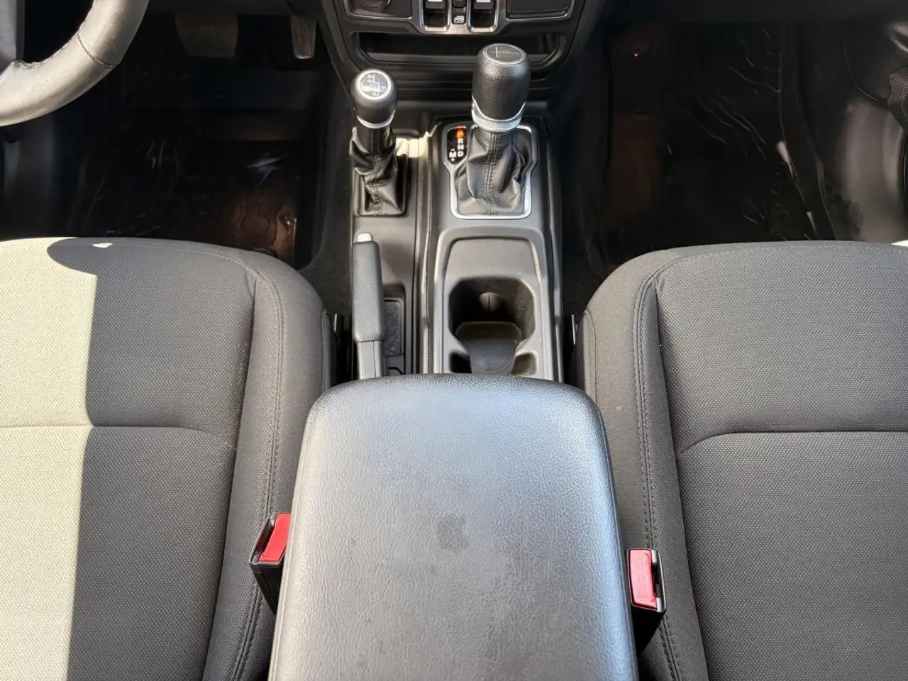 Jeep Gladiator photo Jeep Gladiator